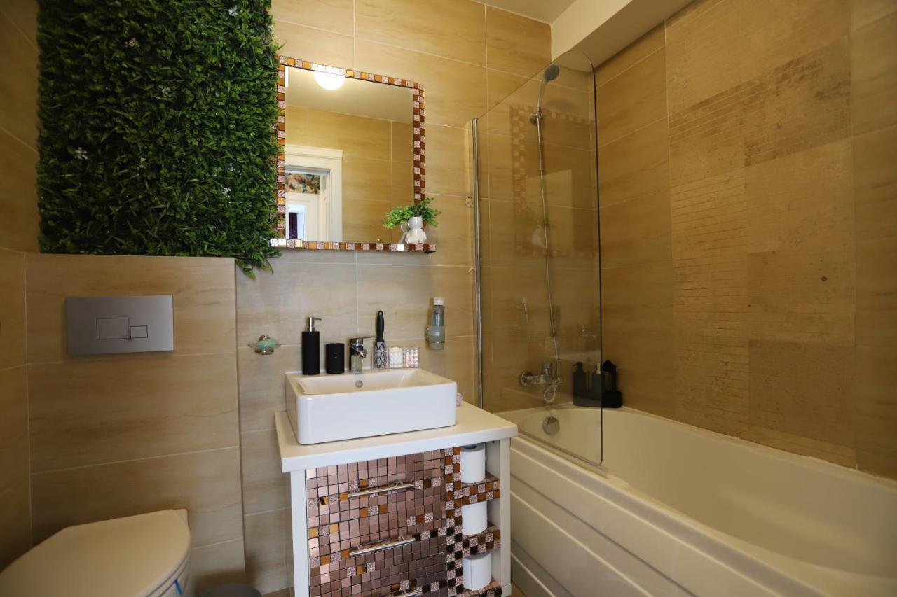 Apartament Beauty Smarald By Cosmopolis Stefanestii de Jos Bagian luar foto
